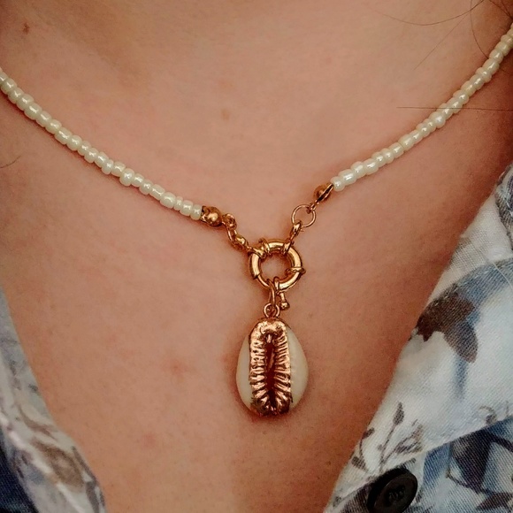 Seashell Treasure Necklace - Picture 4 of 7